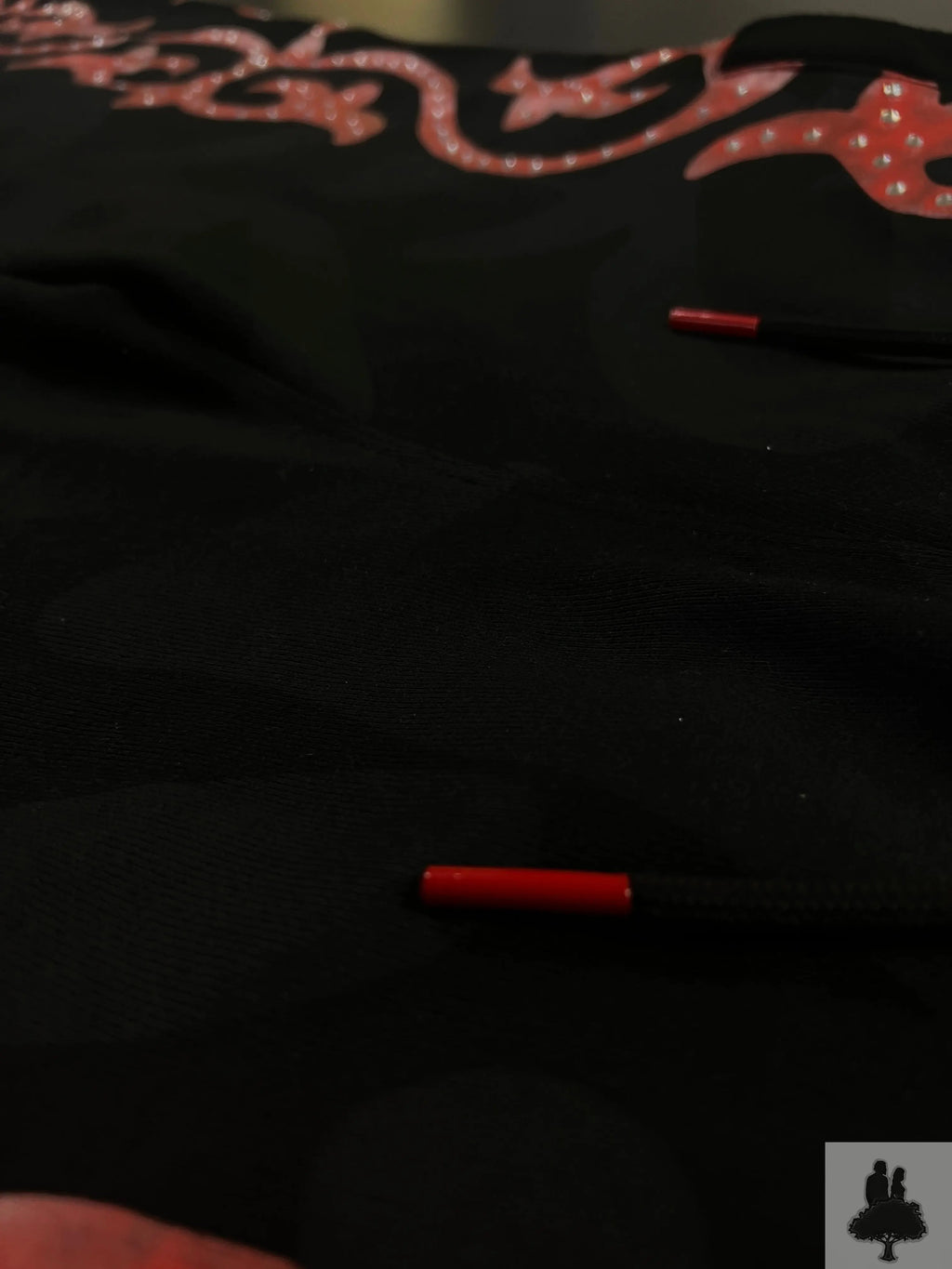 Scarlet Noise Sweats Echoes of Eden